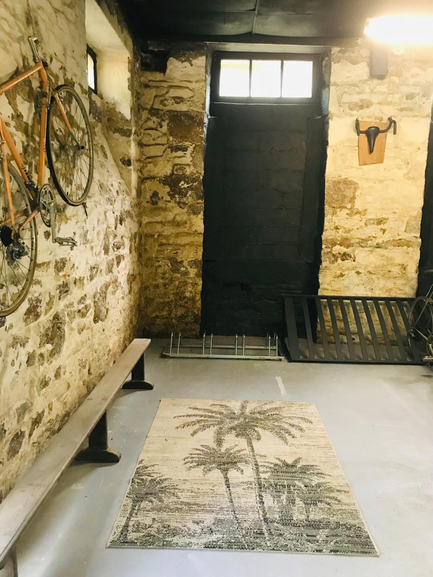 Beautiful, Historic Manoir In Semi-Rural Setting Βίλα Viré Εξωτερικό φωτογραφία